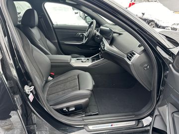 BMW 320d xDrive Limousine M Sportpaket HK HiFi DAB