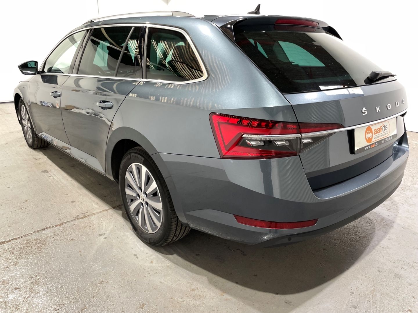 Skoda Superb Combi 2.0 TDI DSG Style LED ACC Navi imagem 2