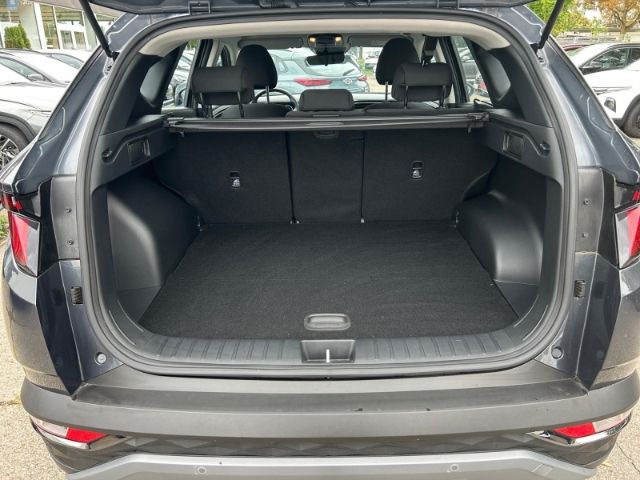 Fahrzeugabbildung Hyundai Tucson Select 2WD+LED-Paket Navi Digitales Cockp