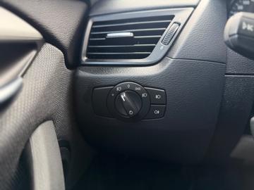 2010 BMW X1 缩略图 14