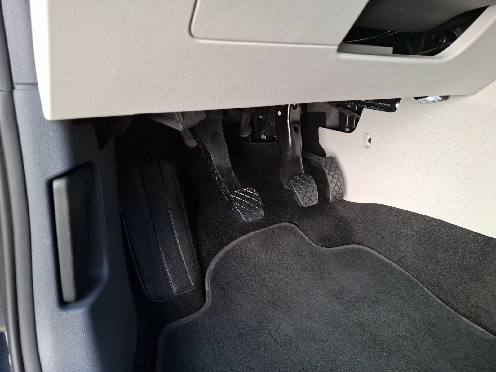 Fahrzeugabbildung Volkswagen Polo TSI Highline Klima DAB PDC SH LM