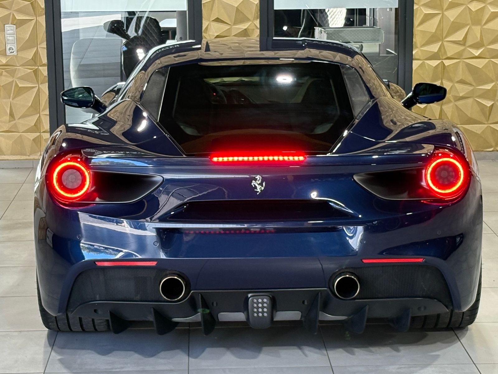 Fahrzeugabbildung Ferrari 488 GTB//LIft/1-HAND.BRD/FERRARI-POWER/GARANT