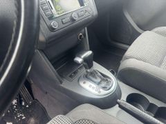 Fahrzeugabbildung Volkswagen Touran Highline Schiebedach AHK NAVI