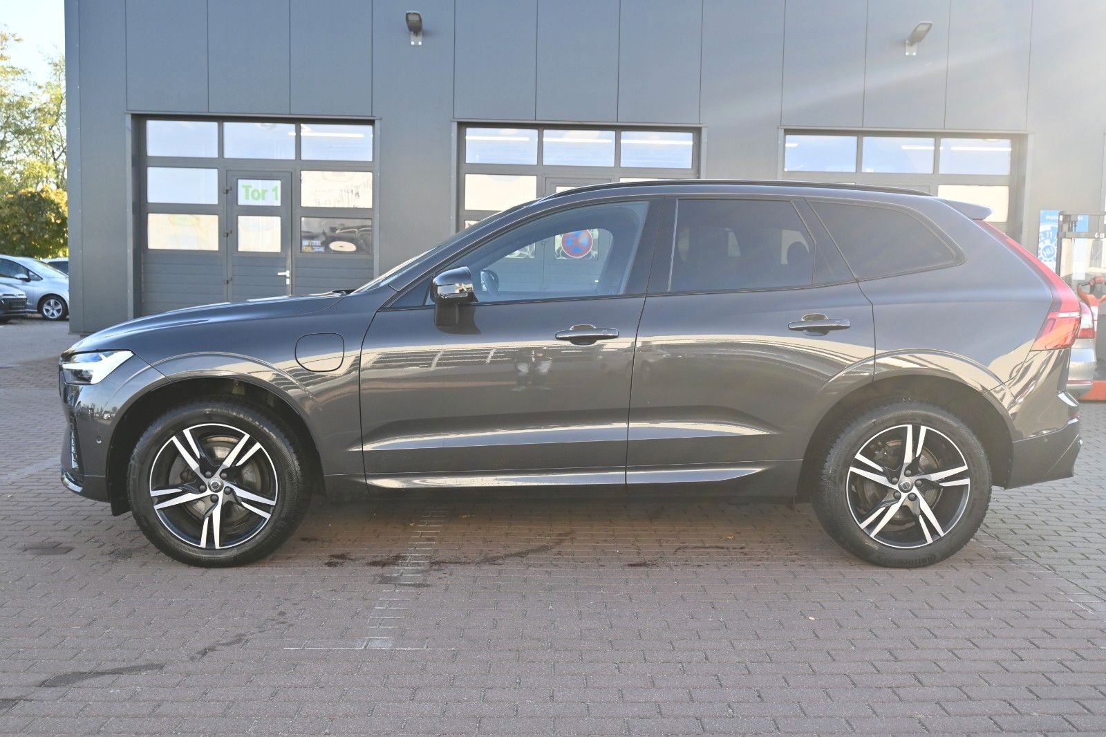 Fahrzeugabbildung Volvo XC60 T8 R-Design PHEV* AWD*AHK*NAV*ACC*PANO*