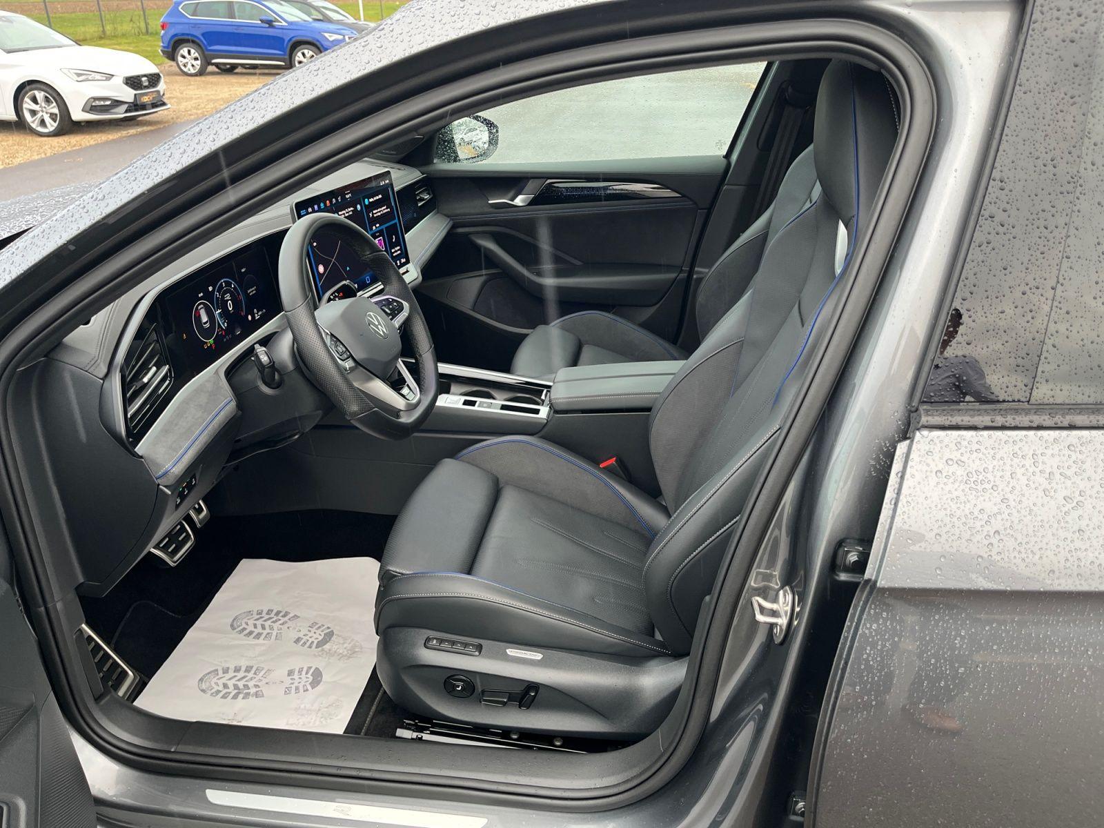 Volkswagen Passat Variant 2.0TDI R-Line DSG AHK Leder Pano 