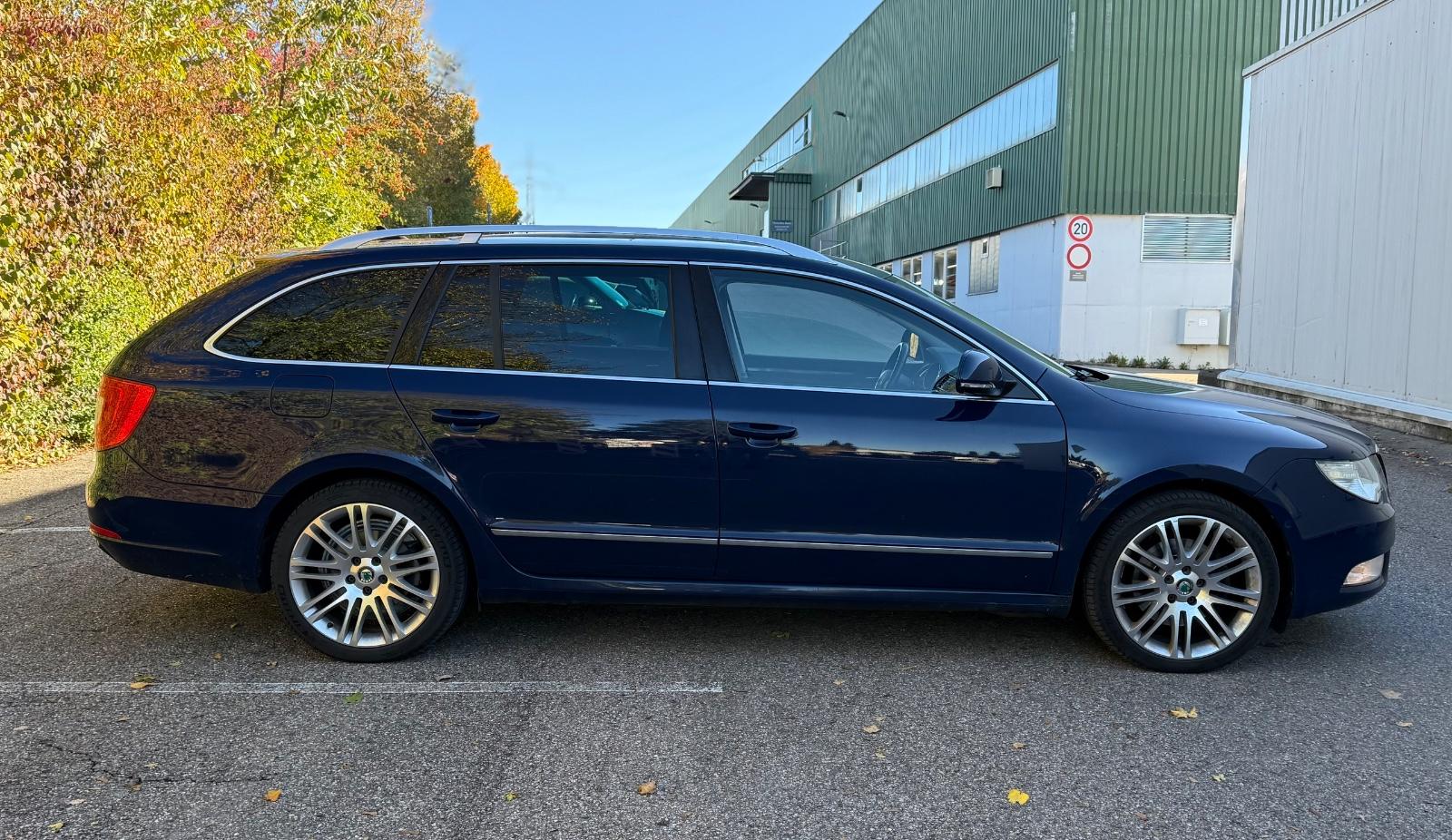 Skoda Superb 2012 — photo 5