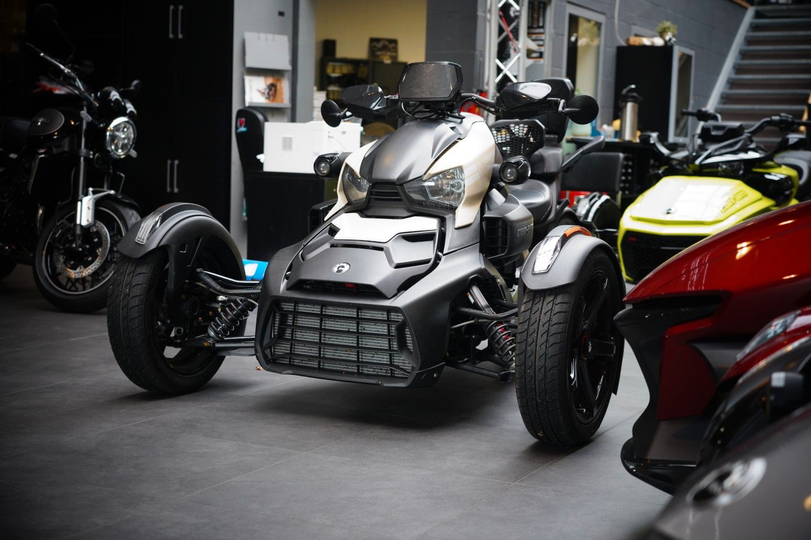 Fahrzeugabbildung Can Am Ryker 900 Sport Viel Zubehör