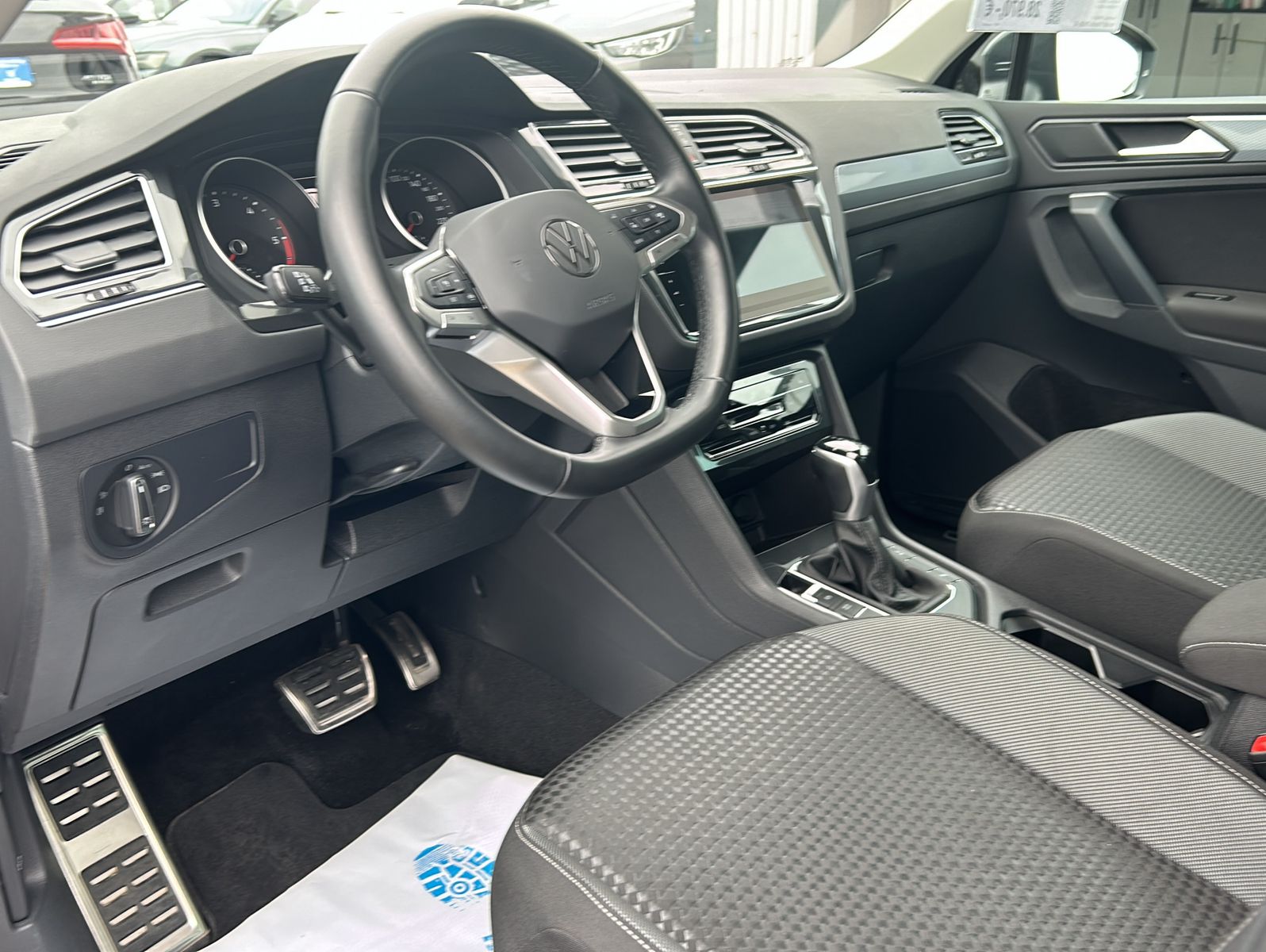 Fahrzeugabbildung Volkswagen Tiguan 2,0 TDI SCR DSG ActiveIQ.Light