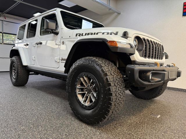 Jeep RUBICON 392-6.4L HEMI V8-RECON 35"-STEEL BUMPER