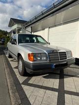 Mercedes-Benz E 230 - Mercedes E 230 mit Schiebedach
