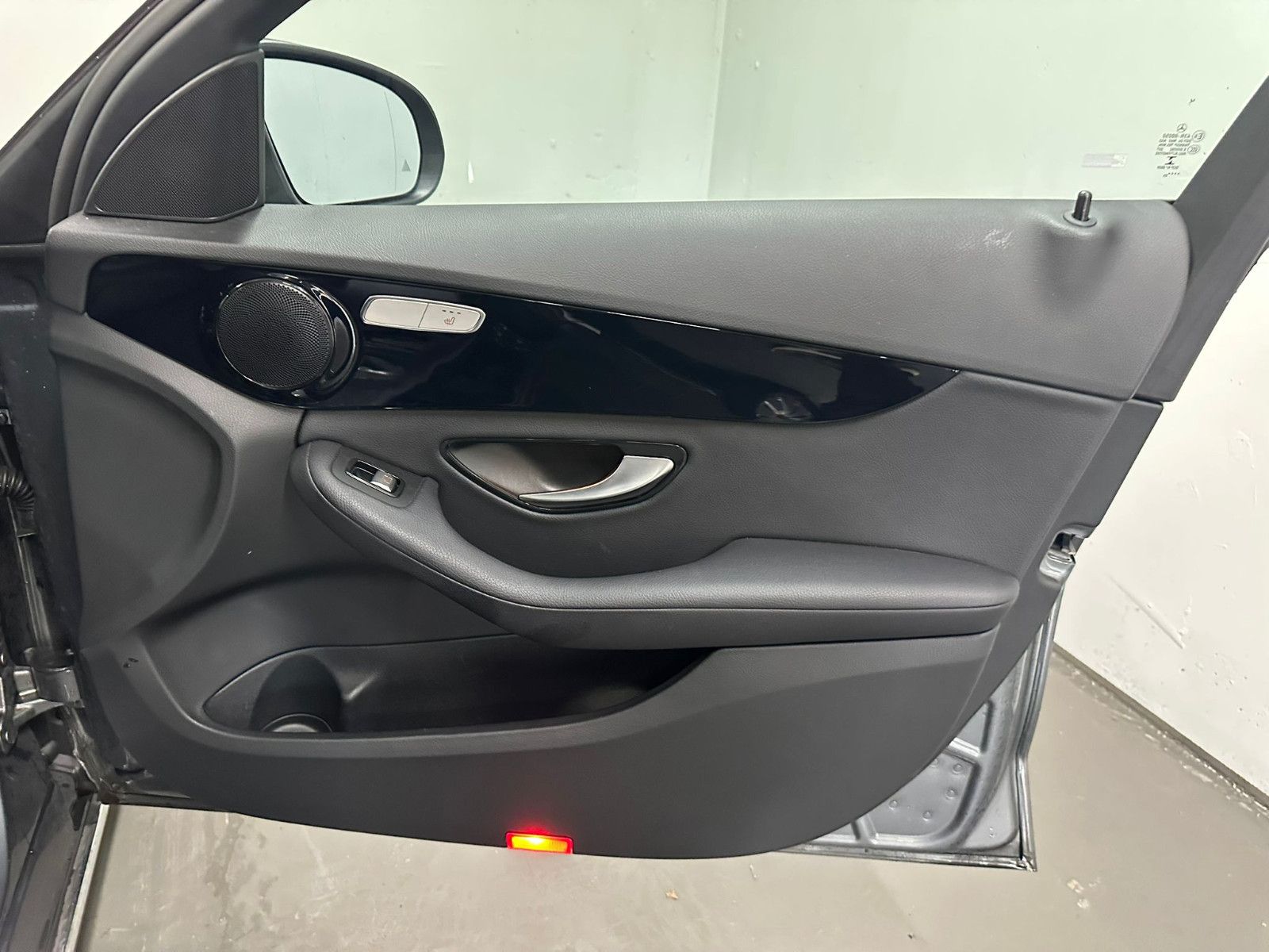 Fahrzeugabbildung Mercedes-Benz C 200 d LIMO*SH*NAVI*TEMPO*KLIMA*LED*