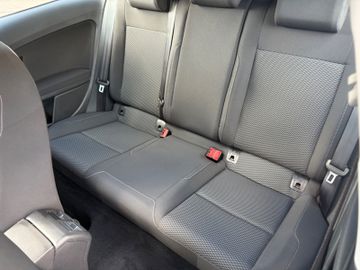 Volkswagen Golf - 11