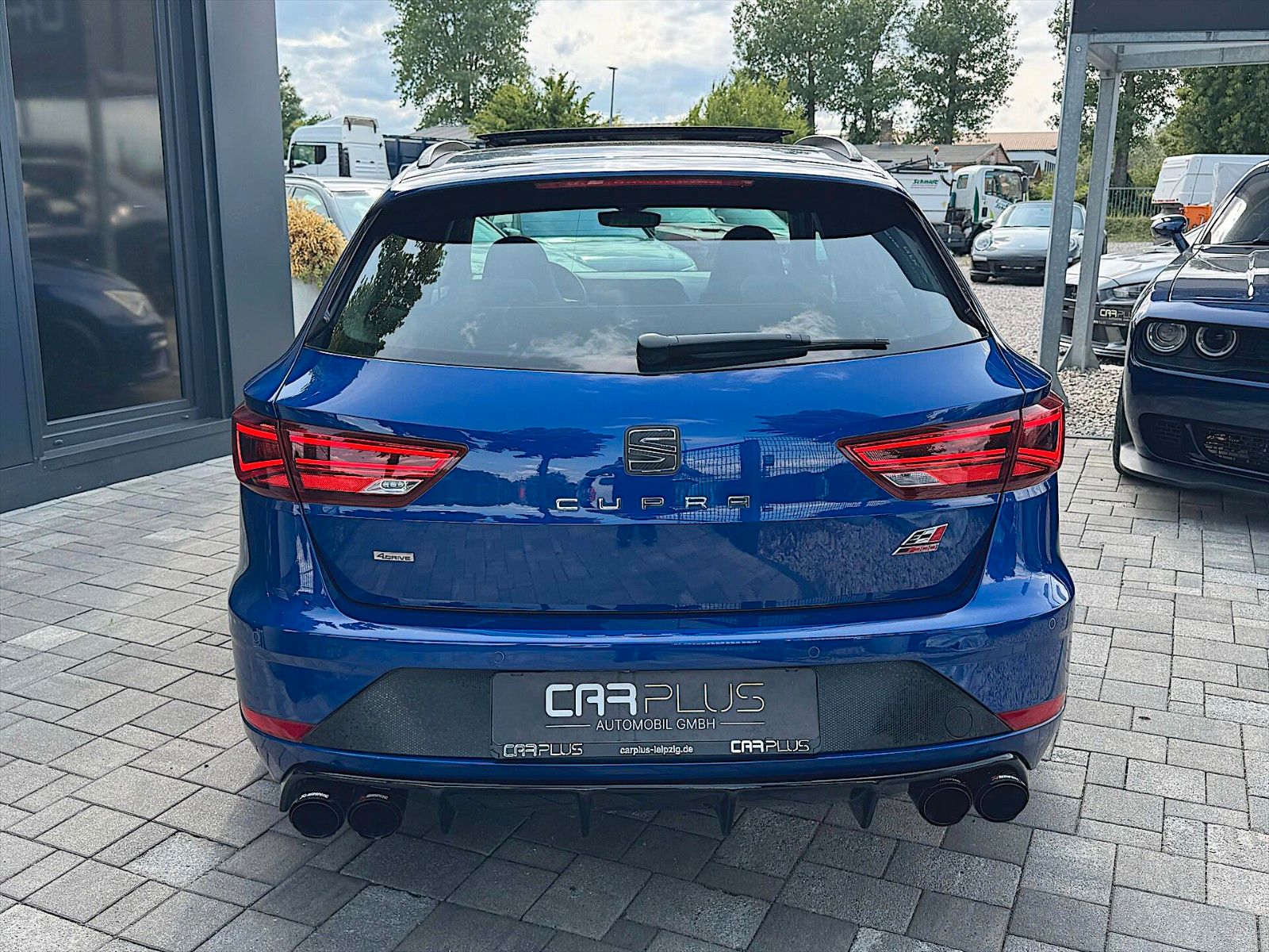 Fahrzeugabbildung SEAT Leon ST Cupra 300 4Drive Performance *LED*Pano*