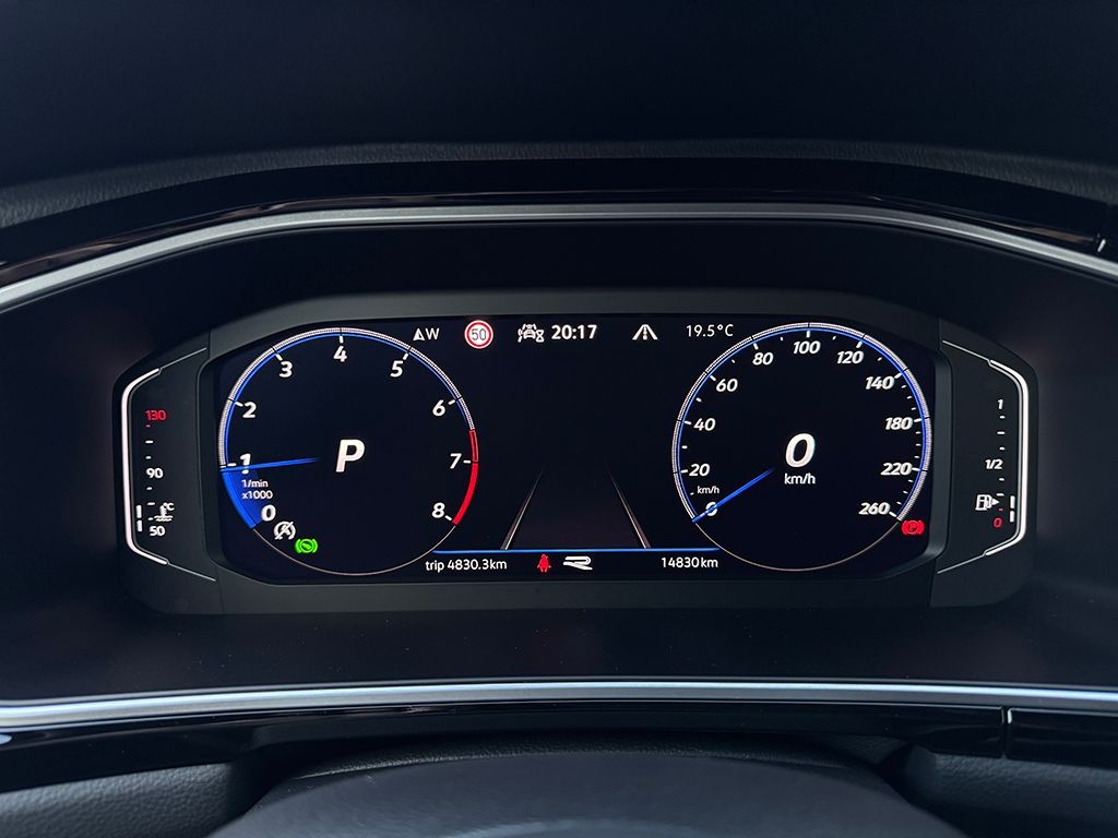 T-Roc 1.5 TSI DSG R-LINE *AHK*NAVI*KEYLESS*