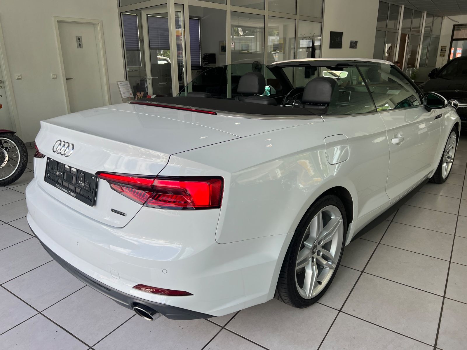 Fahrzeugabbildung Audi A5 Cabriolet 2.0 quattro sport S line
