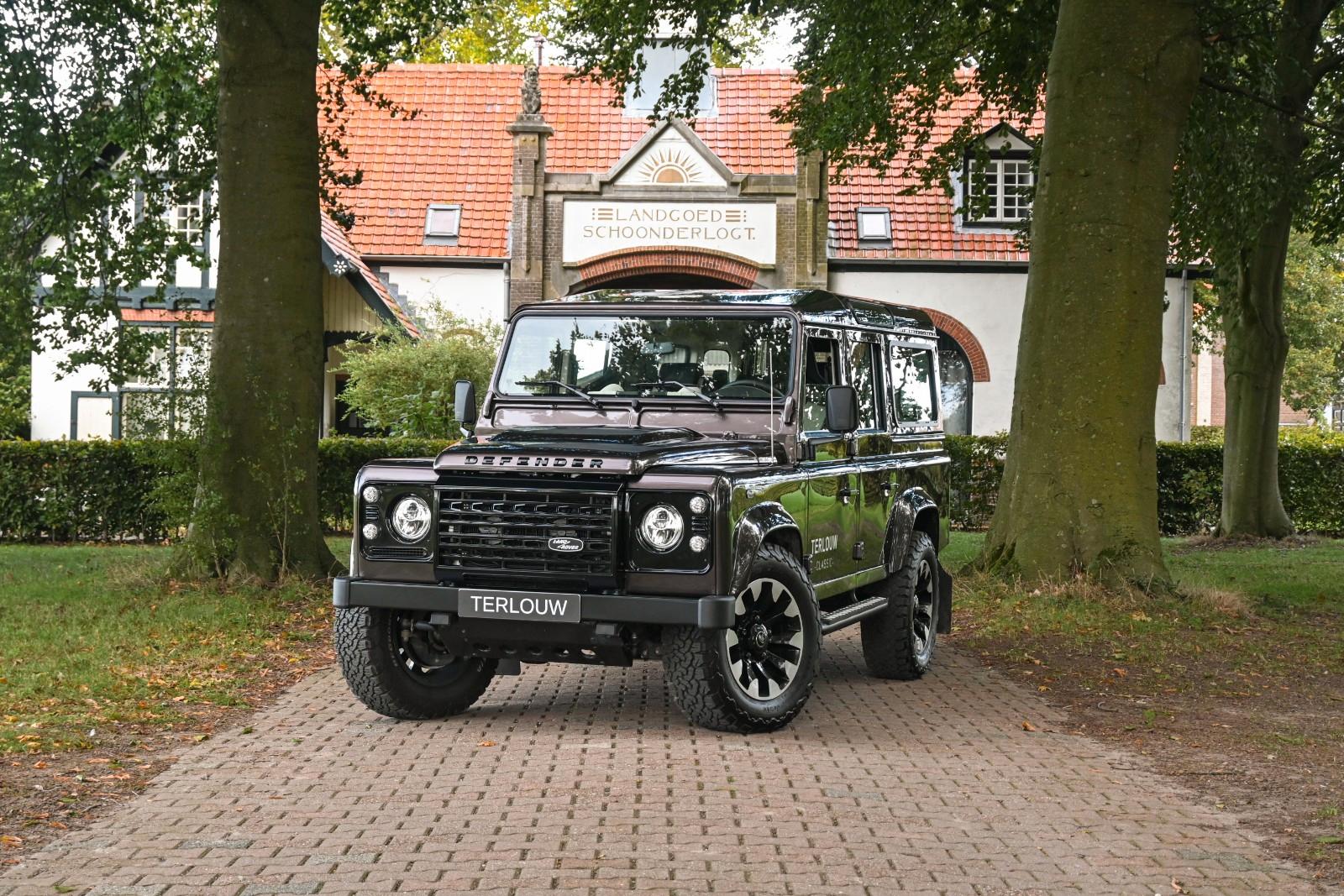 Land Rover 110 Works V8