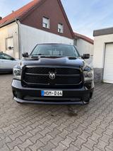 Dodge RAM 1500 Sport Crew Cab 5.7L Hemi - gebrauchte Dodge RAM aus dem Jahr 2015