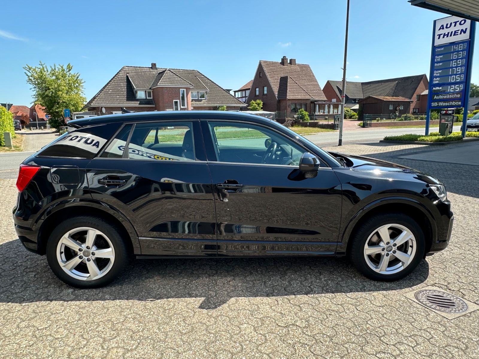 Fahrzeugabbildung Audi Q2 1.0 TFSI sport ultra Navi/GRA/SHZG/Einparkh