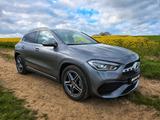 Mercedes-Benz GLA 250 4MATIC DCT -