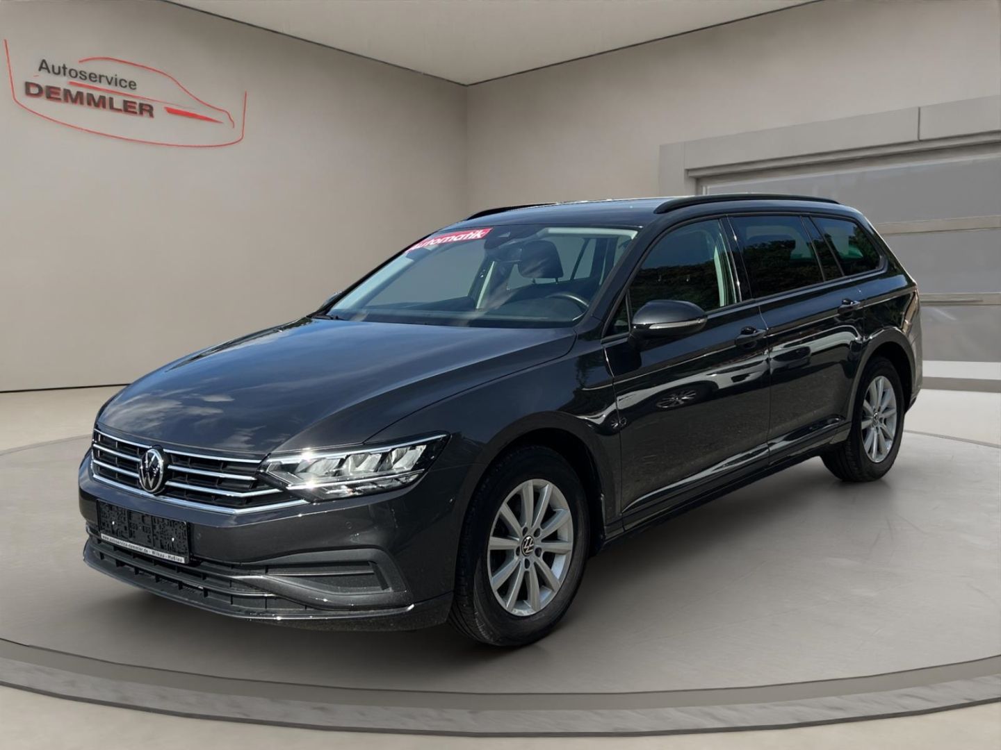 Volkswagen Passat - 1