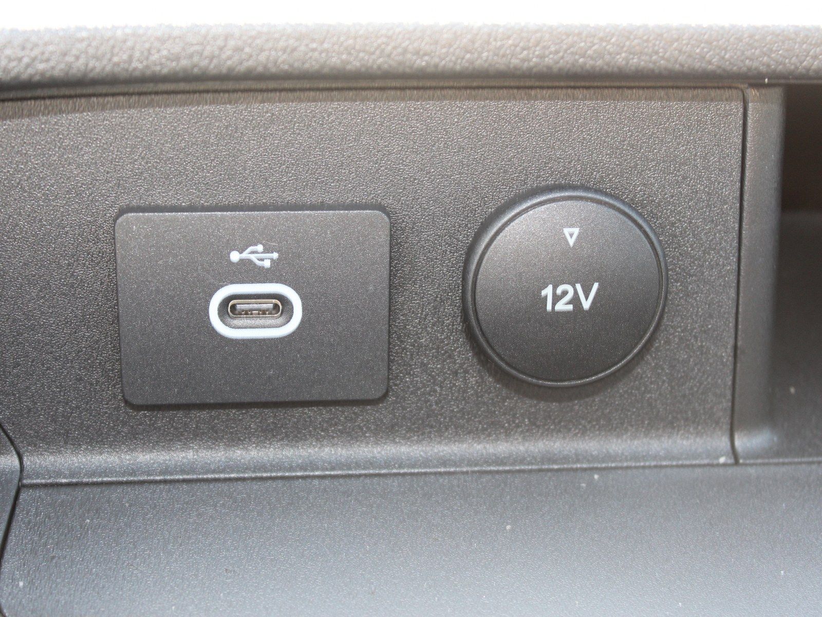 Fahrzeugabbildung Ford Transit 350 L3 Trend -Rollstuhlfahrzeug-