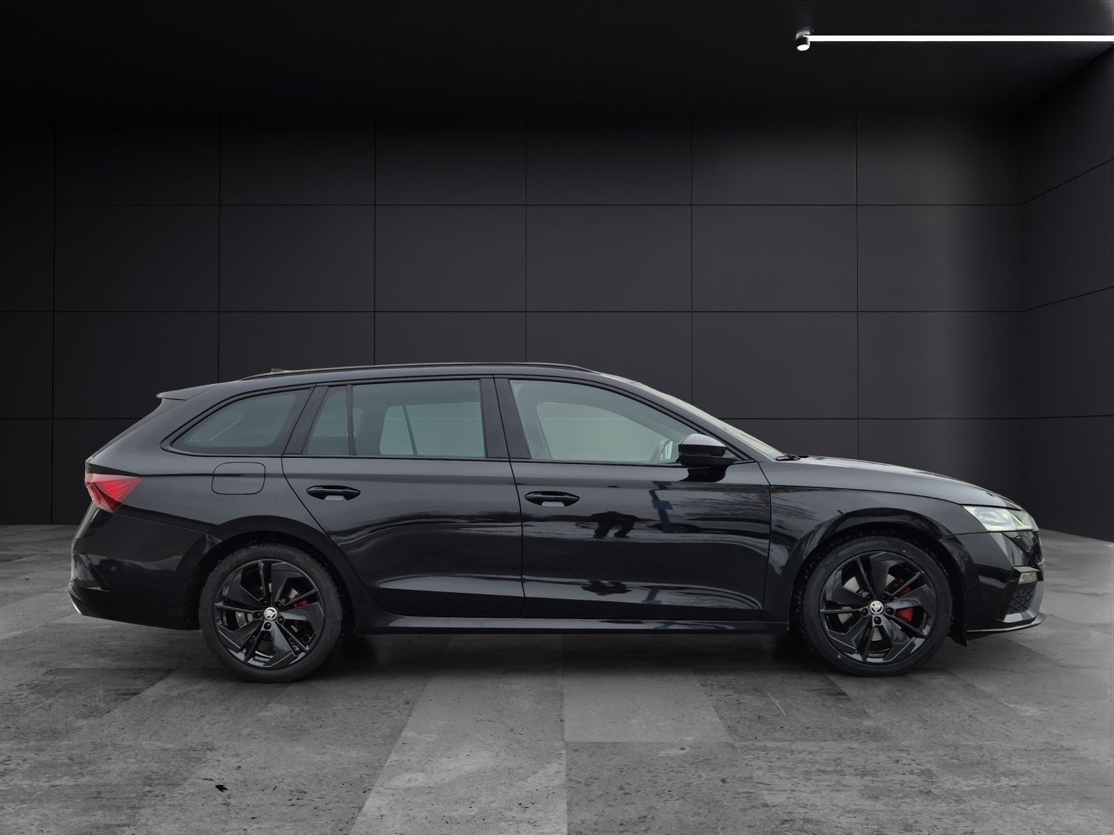 Fahrzeugabbildung SKODA Octavia Combi TDI RS DSG 4x4 Matri Navi AID HUD