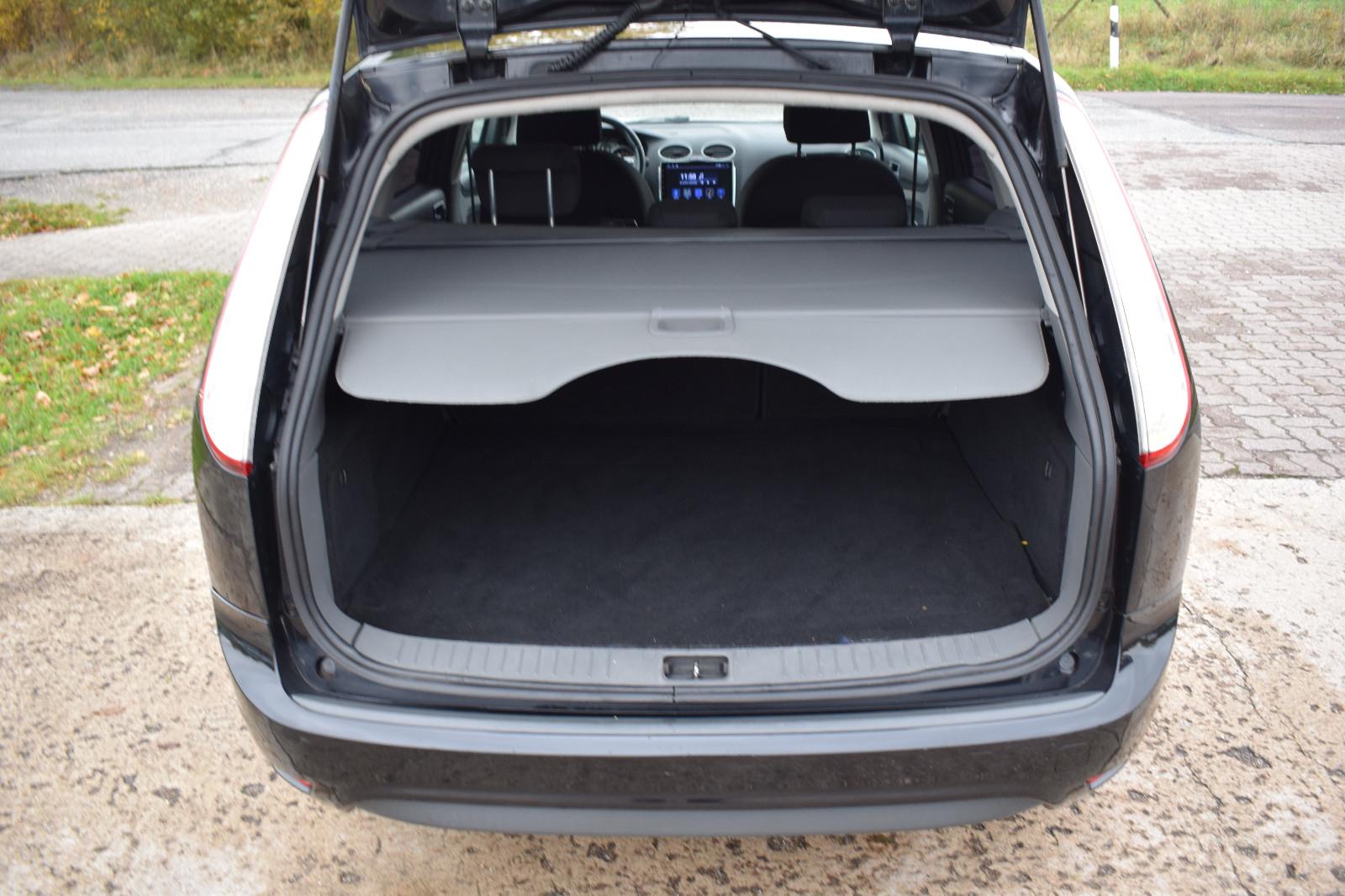 Ford Focus 2009 — photo 13