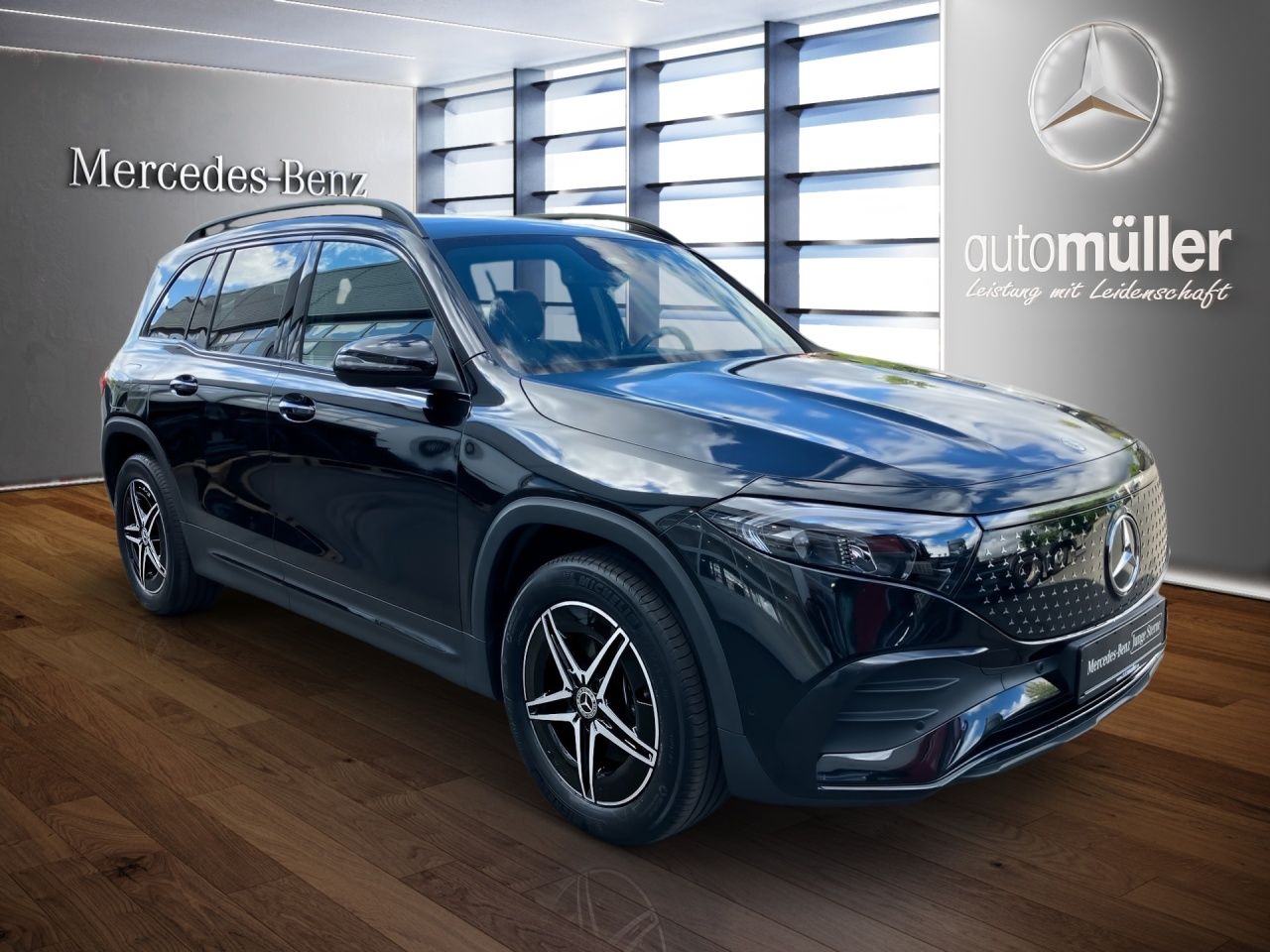 Fahrzeugabbildung Mercedes-Benz EQB 250+ BONUS+AMG+PANORAMA+NIGHT+LHZ+TOTW+CARPL