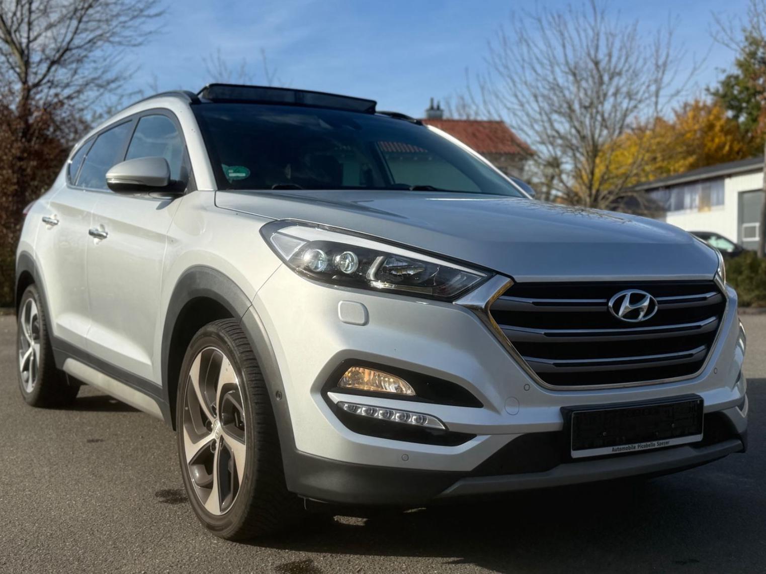 Hyundai TUCSON 2.0 AT/4WD/Navi/R.F.Kam/P.Dach/SHZ/Garant