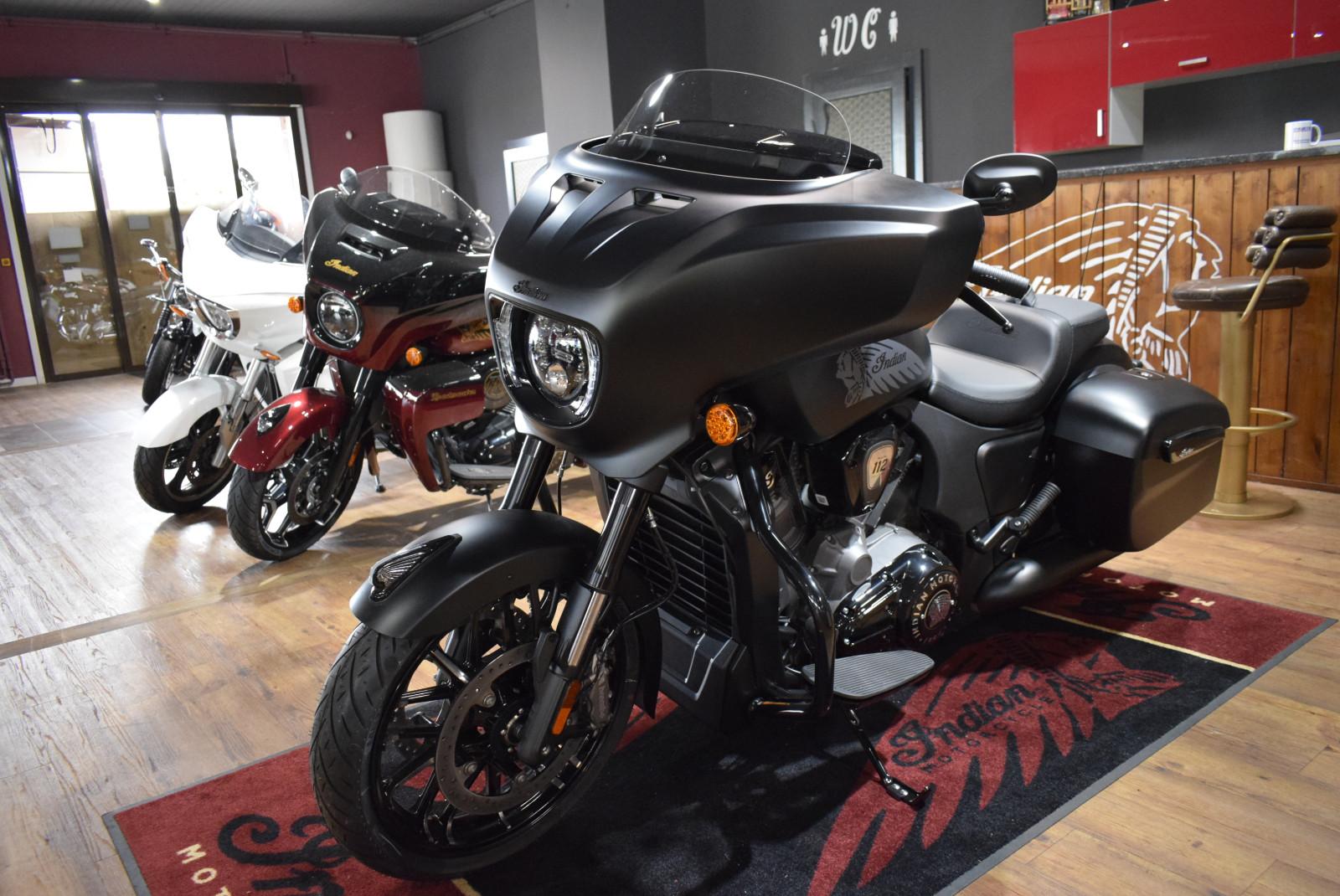 Indian Chieftain Dark Horse Black  112CUI VF