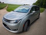 Chrysler Pacifica Hybrid  "Vollausstattung" - Chrysler Pacifica mit Hybrid-Antrieb