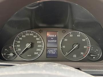 صورة مصغرة 12 لـ 2005 Mercedes-BENZ C 180