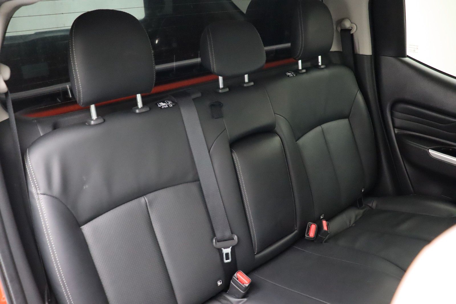 Fahrzeugabbildung Mitsubishi L200 TOP 2,2 DI-D AT DoKa 4WD