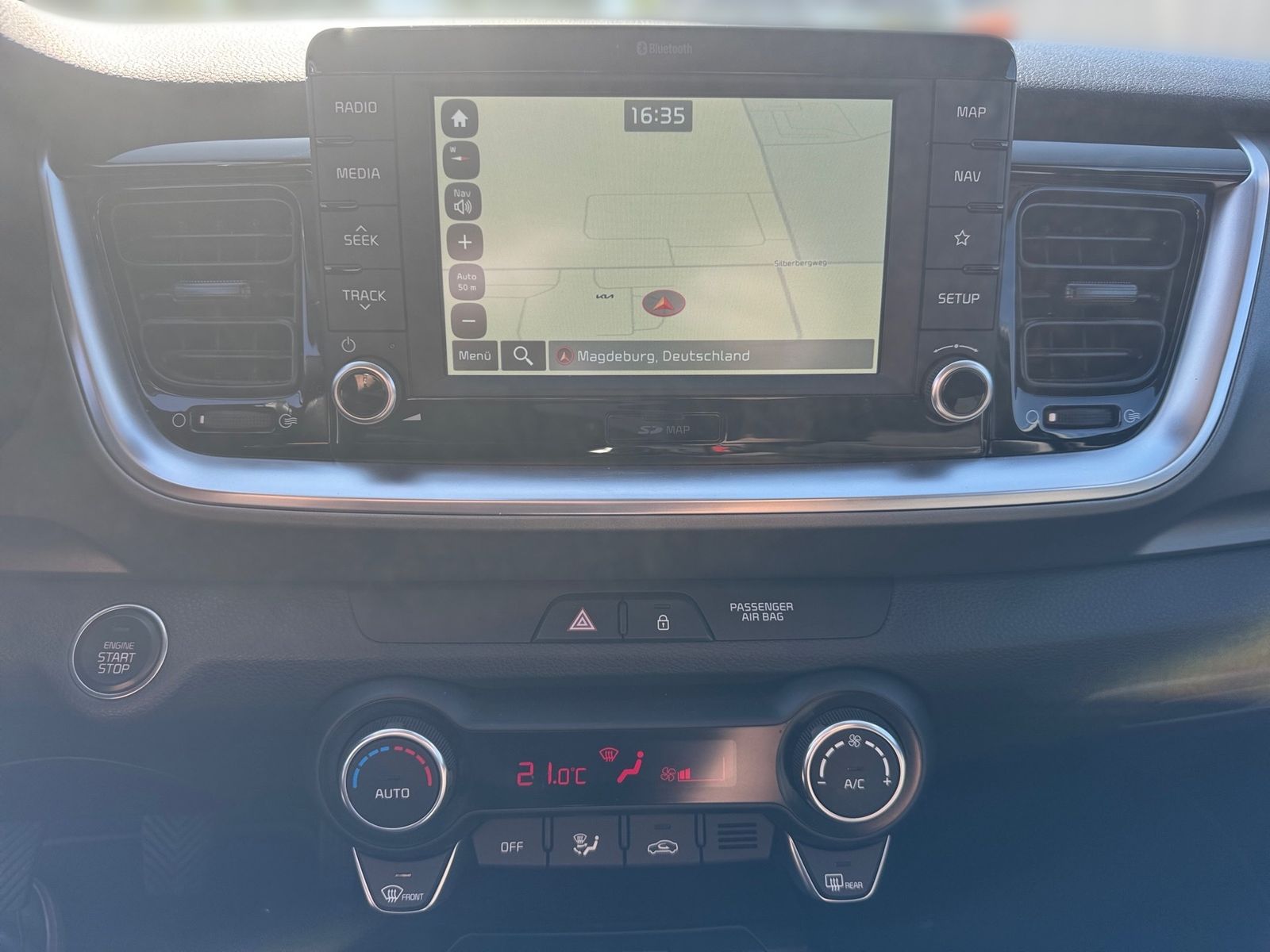Fahrzeugabbildung Kia STONIC 1.0T SPI TECH NAVI GRAU 2