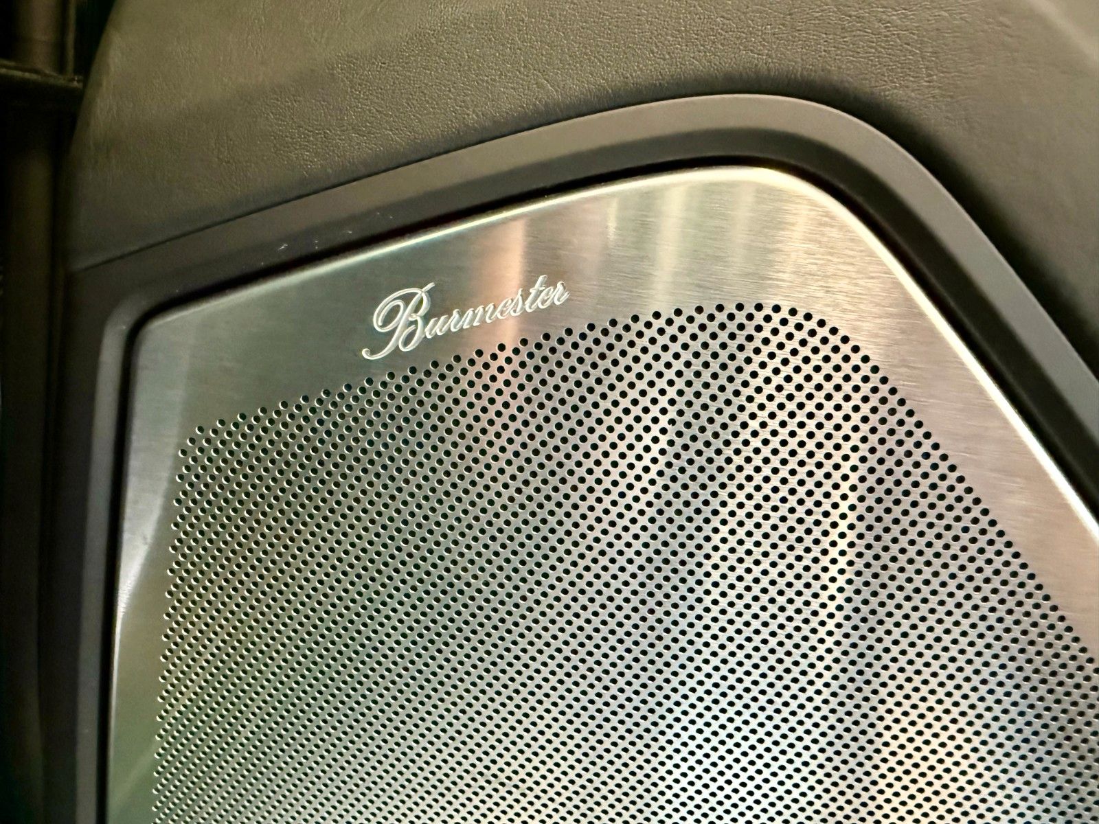 Fahrzeugabbildung Porsche Cayenne Turbo E-Hybrid SportDesign/PCCB/PTS/AHK