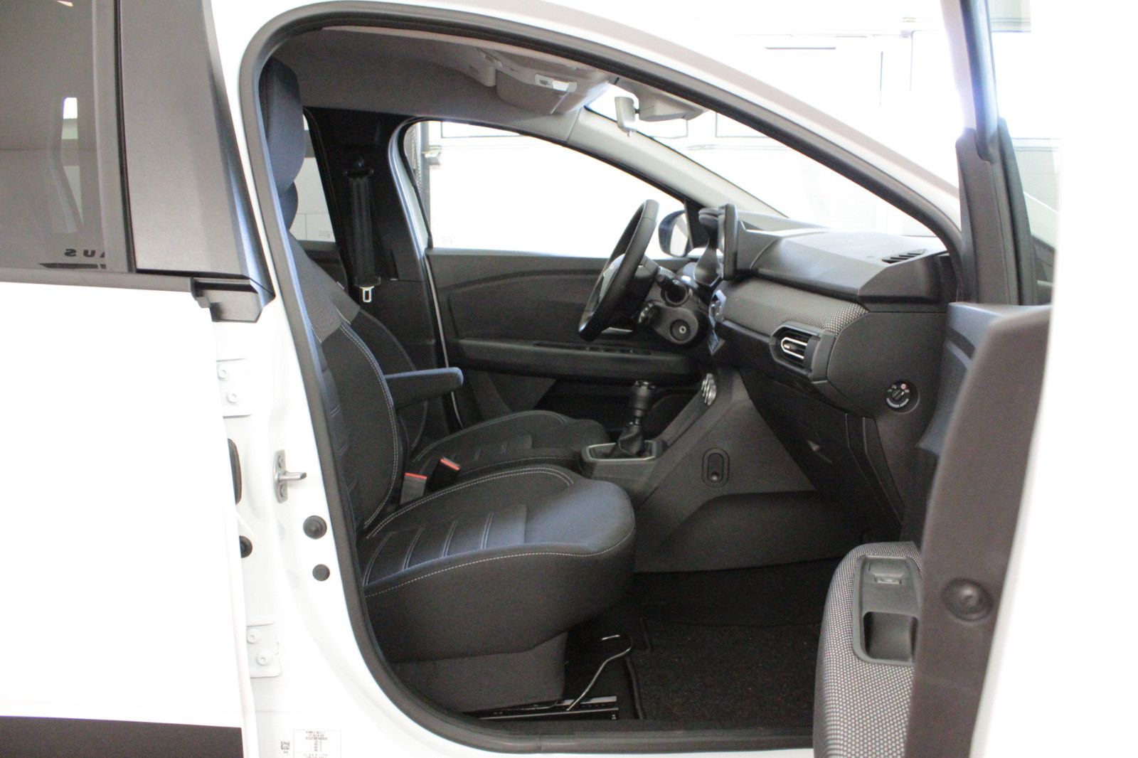 Fahrzeugabbildung Dacia Jogger ECO-G 100 Expression 5-Sitzer *Winterpak*