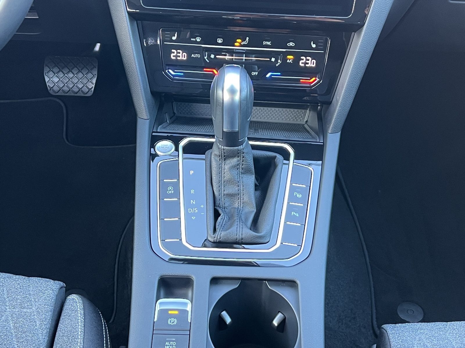 Passat Variant Business 2.0 TDI DSG Navi*ACC*IQ.