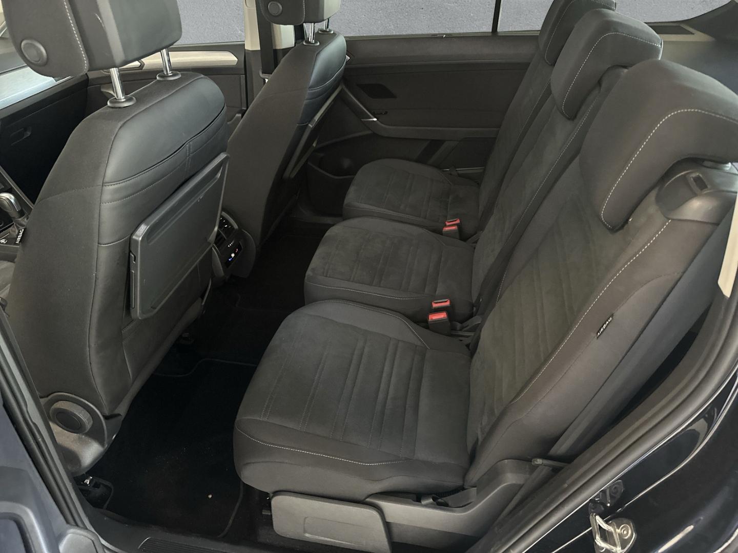 Volkswagen Touran Comfortline DSG NaviPRO PANO Kam 7-Sitzer