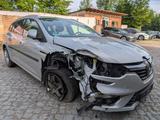 Renault Megane Business Edition 1.3 TCE Unfallschaden - Renault Megane Unfallwagen
