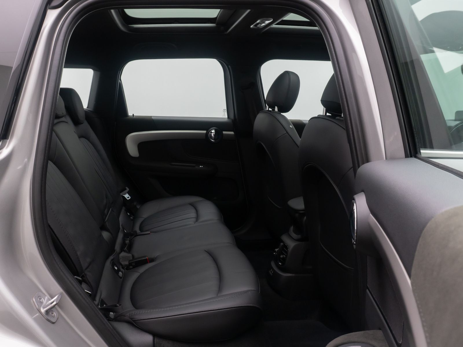 Fahrzeugabbildung MINI Countryman SE (Cooper)  ALL4 HUD Kamera H/K Voll