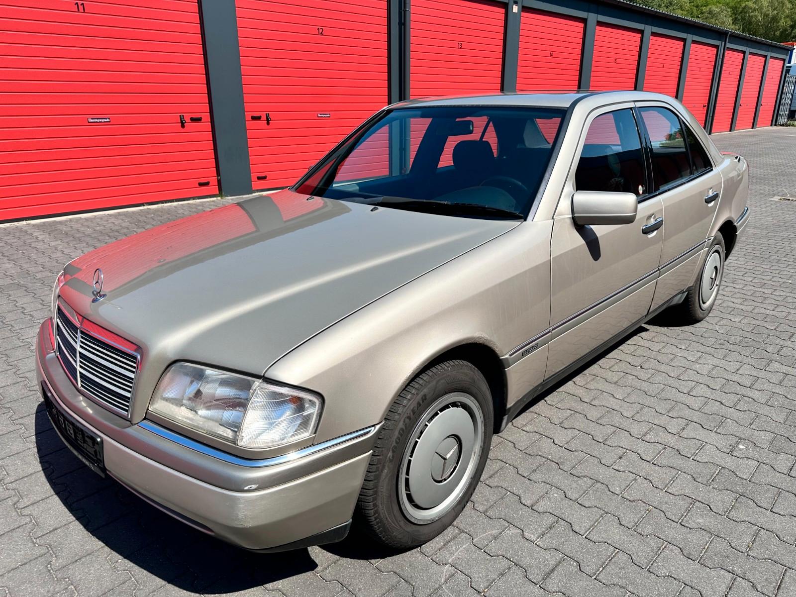Mercedes-Benz C 180