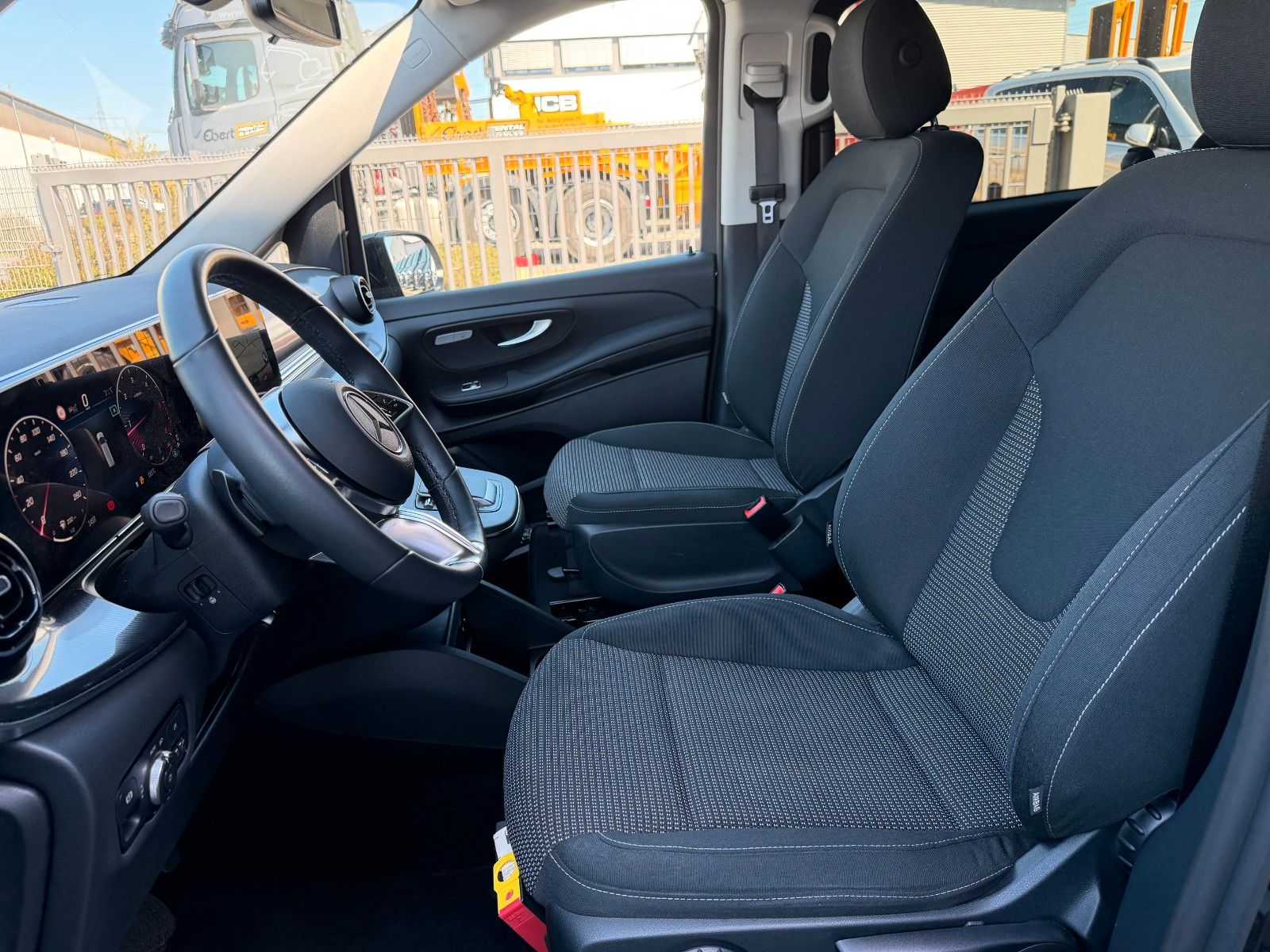 Fahrzeugabbildung Mercedes-Benz V 250 d DISTRONIC AHK2,5to 7Sitze Kamera