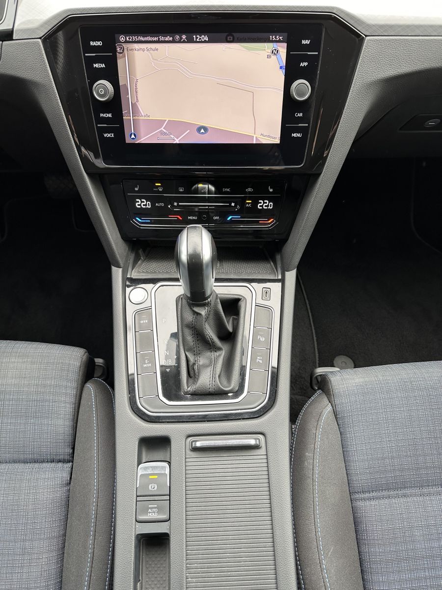 Fahrzeugabbildung Volkswagen Passat Variant 1.4 TSI GTE NAV+LED+AHK+360°+ACC