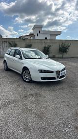Alfa Romeo 159 1.9 JTDm Sportwagon Eco Progressi - weiße Alfa Romeo 159