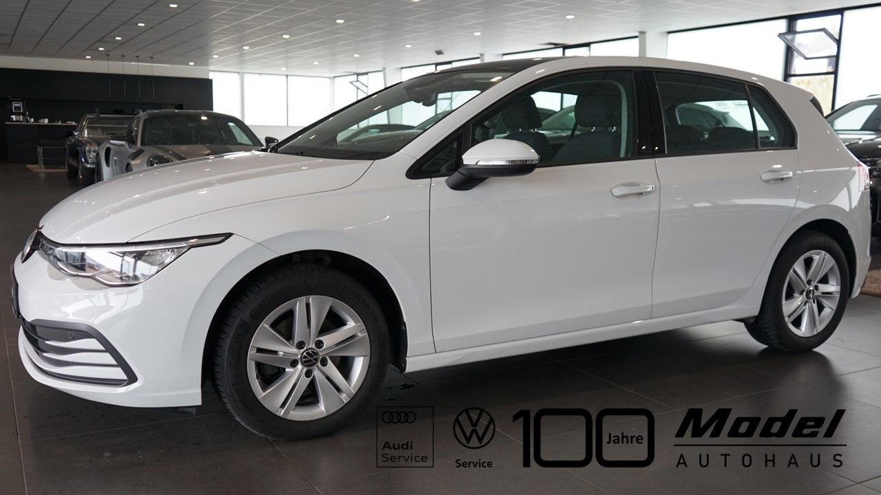 Volkswagen Golf 1.5 TSI Life | Discover Pro | App | Pano