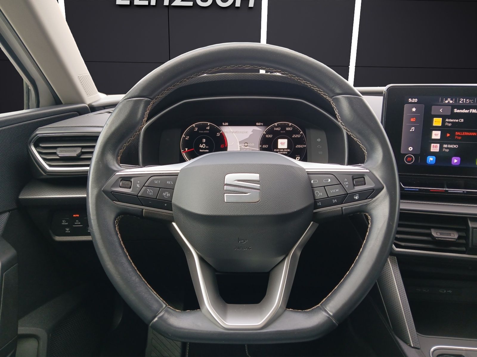 Fahrzeugabbildung SEAT Leon ST TDI Style DSG LED Navi AID Pano GRA Park