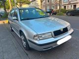 Skoda 1.6  2Hand  km 1710000 Scheckheft Mo... - Skoda Octavia aus 2000