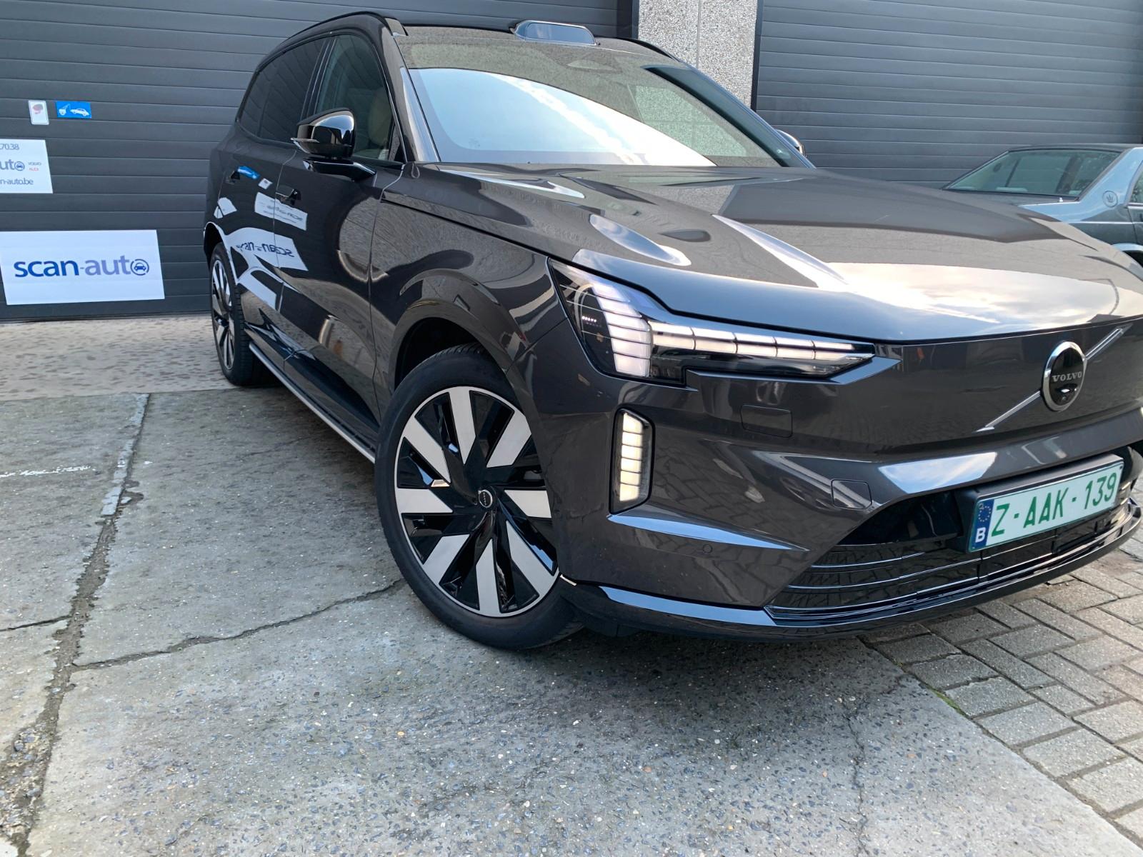 Volvo EX90 Ultra Twin 7seats + AWD+PANO+BOSE+Massage++