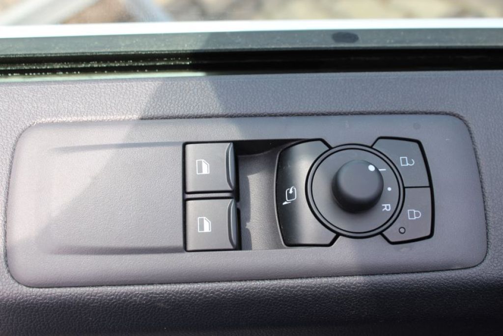 Fahrzeugabbildung Ford Transit Custom 280 L1H1 Trend