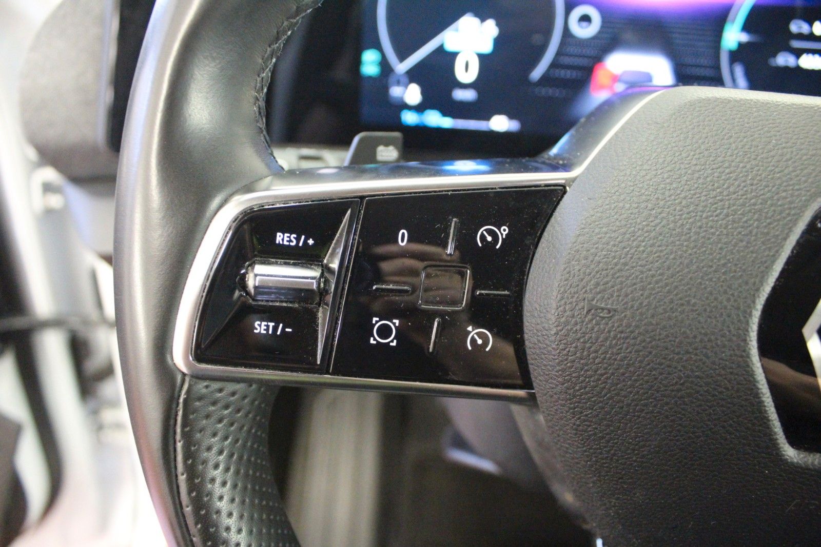 Fahrzeugabbildung Renault Megane E-Tech EV40 130hp Equilibre 100 % elektr